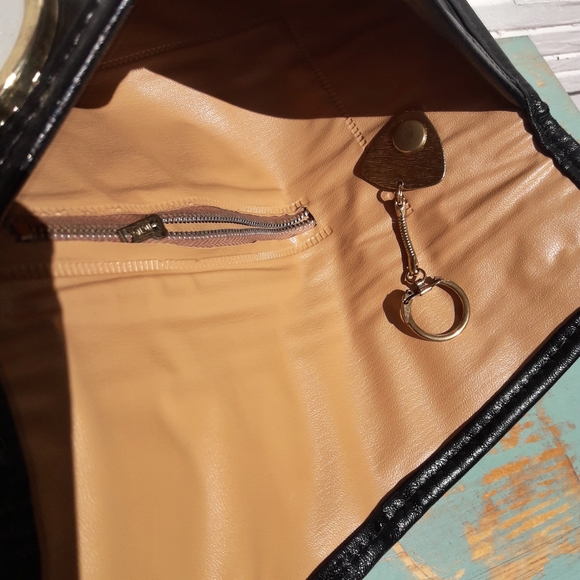 Vintage Leather Bag Built-in Brass Mirror Vinyl Clutch Purse Vtg 1960s 70s Case - Picture 6 of 16